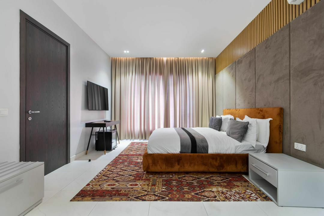 The Penthouse 2 Bedroom Skyline/City View Apartment