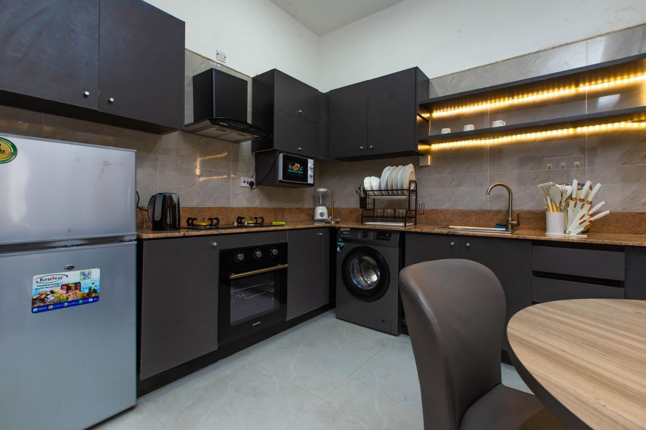 Cozy 1 Bedroom Apartment 