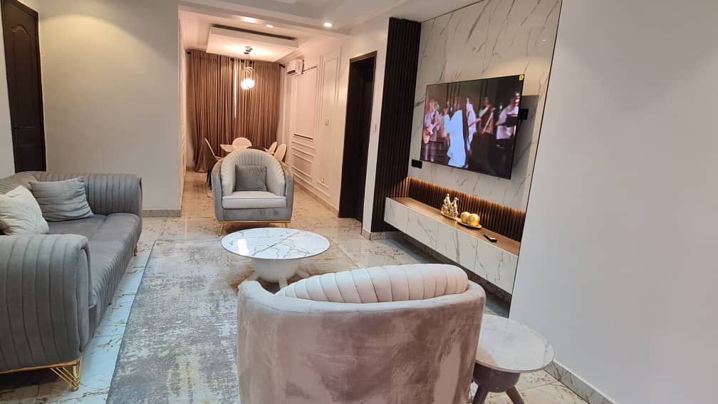 3 Bedroom Apartment ( White Oak)